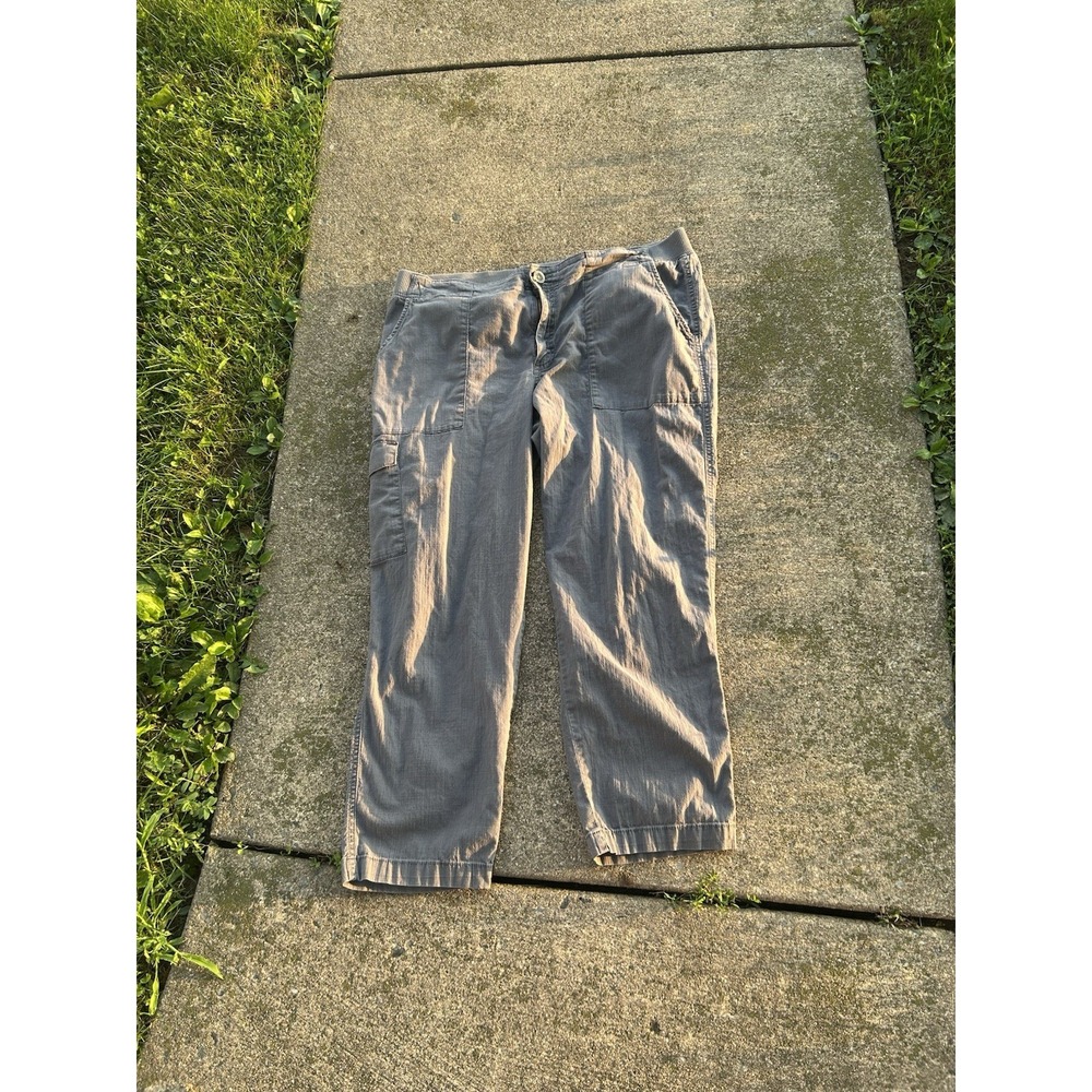 Sonoma Cargo Capris Cropped Pants Pockets Light Grey Lightweight Size 18 Comfy!
